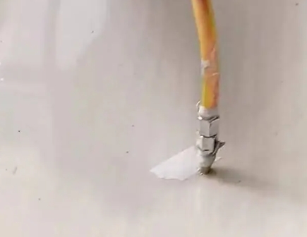 汤旺河瓷砖空鼓维修公司专业解答在瓷砖铺贴过程中，如果使用的砂料过粗（如全部使用了粗砂），可能会导致以下问题
